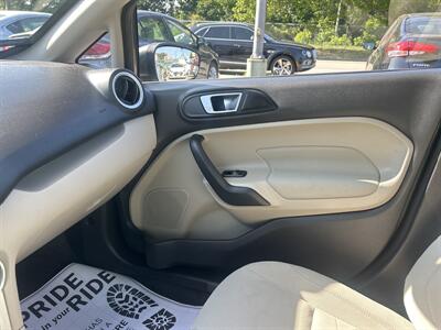 2015 Ford Fiesta SE   - Photo 12 - Framingham, MA 01702