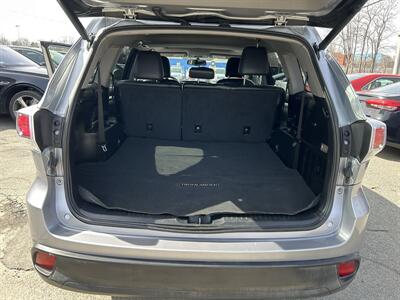 2015 Toyota Highlander XLE - Photo 8 - Framingham, MA 01702