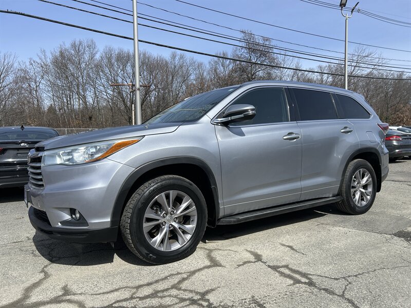 2015 Toyota Highlander XLE   - Photo 1 - Framingham, MA 01702