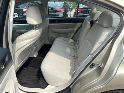 2010 Subaru Legacy 2.5i Premium   - Photo 11 - Framingham, MA 01702