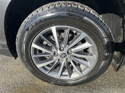 2019 Toyota Highlander XLE   - Photo 7 - Framingham, MA 01702