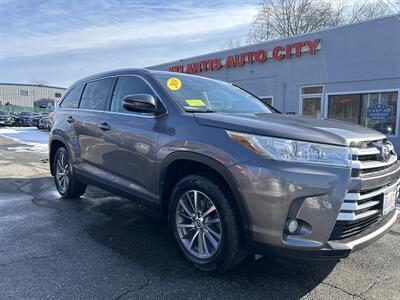 2019 Toyota Highlander XLE   - Photo 3 - Framingham, MA 01702