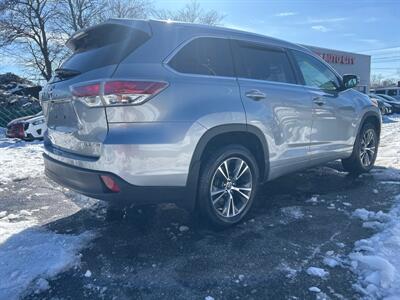 2016 Toyota Highlander XLE   - Photo 4 - Framingham, MA 01702