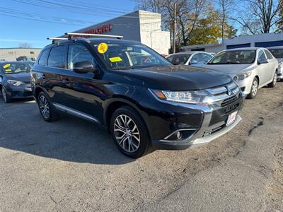 2017 Mitsubishi Outlander SEL   - Photo 3 - Framingham, MA 01702