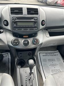 2012 Toyota RAV4   - Photo 12 - Framingham, MA 01702