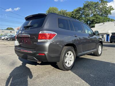 2012 Toyota Highlander   - Photo 4 - Framingham, MA 01702