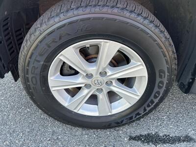 2012 Toyota Highlander   - Photo 7 - Framingham, MA 01702