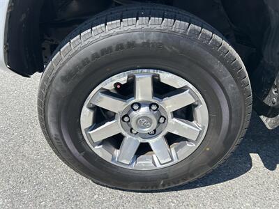 2014 Toyota 4Runner SR5   - Photo 7 - Framingham, MA 01702
