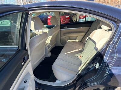 2014 Subaru Legacy 2.5i Premium   - Photo 9 - Framingham, MA 01702