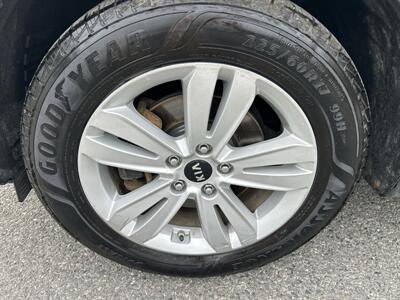 2017 Kia Sportage LX - Photo 8 - Framingham, MA 01702