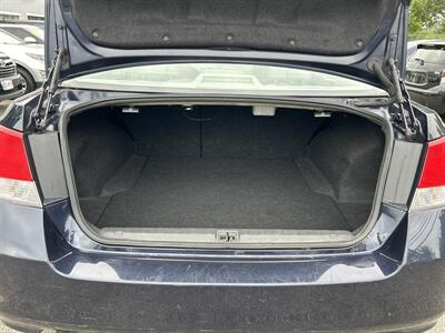 2013 Subaru Legacy 2.5i Limited   - Photo 8 - Framingham, MA 01702