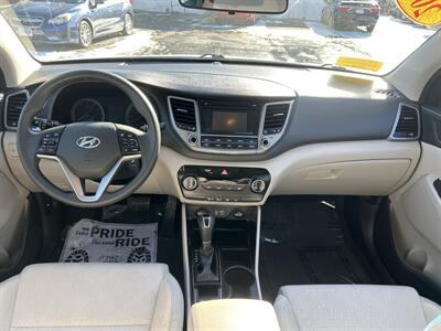 2017 Hyundai TUCSON SE - Photo 11 - Framingham, MA 01702