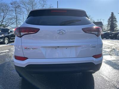 2017 Hyundai TUCSON SE - Photo 5 - Framingham, MA 01702