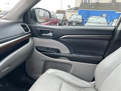 2015 Toyota Highlander Hybrid Limited - Photo 13 - Framingham, MA 01702