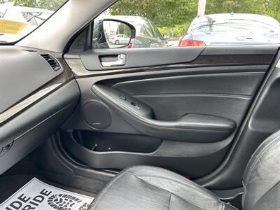 2015 Kia Cadenza Premium   - Photo 12 - Framingham, MA 01702