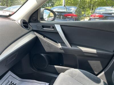2011 Mazda Mazda3 s Sport   - Photo 11 - Framingham, MA 01702