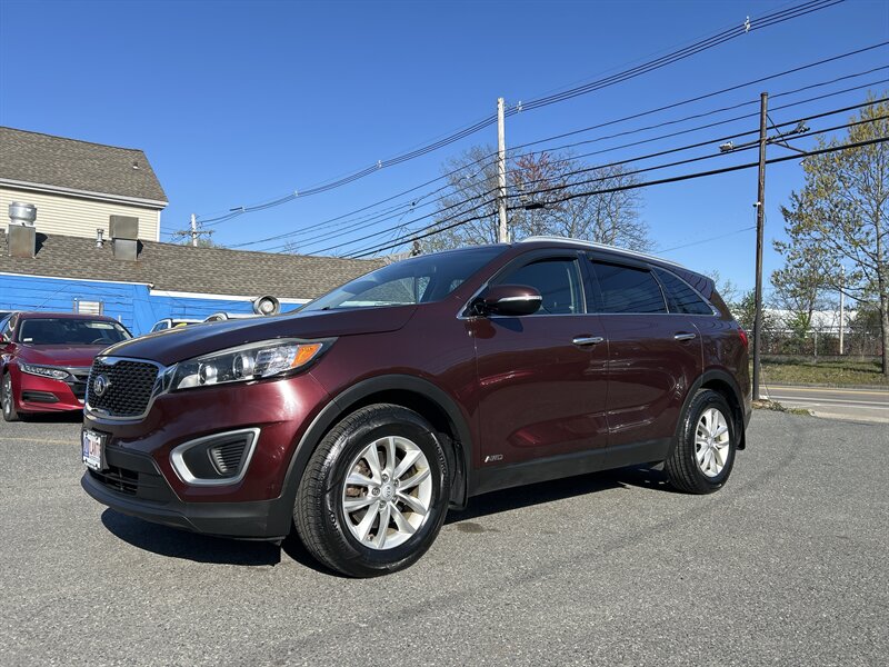 2017 Kia Sorento LX   - Photo 1 - Framingham, MA 01702