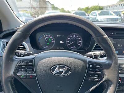 2017 Hyundai SONATA Hybrid Limited   - Photo 15 - Acton, MA 01720