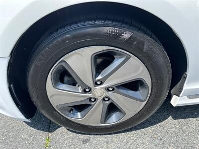 2017 Hyundai SONATA Hybrid Limited   - Photo 8 - Acton, MA 01720
