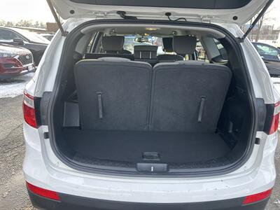 2016 Hyundai SANTA FE SE - Photo 8 - Framingham, MA 01702