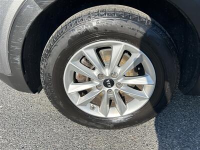 2019 Kia Sorento LX - Photo 7 - Framingham, MA 01702