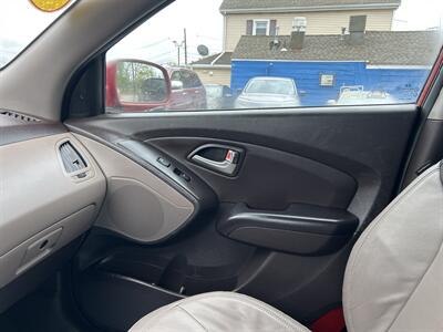 2012 Hyundai TUCSON Limited - Photo 12 - Framingham, MA 01702