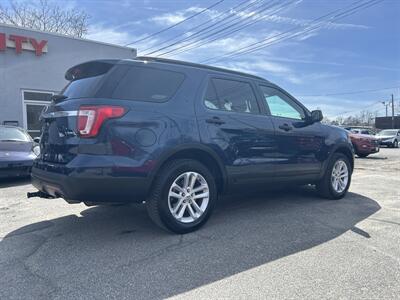 2017 Ford Explorer   - Photo 4 - Framingham, MA 01702