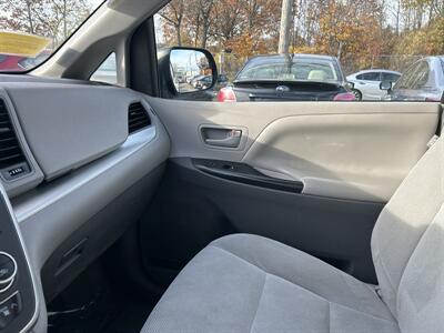 2016 Toyota Sienna L 7-Passenger - Photo 13 - Framingham, MA 01702