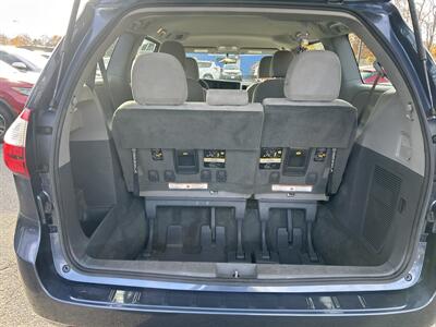 2016 Toyota Sienna L 7-Passenger - Photo 8 - Framingham, MA 01702