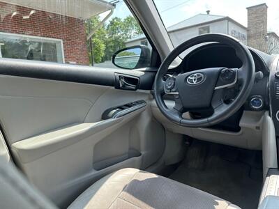 2013 Toyota Camry Hybrid XLE   - Photo 15 - Acton, MA 01720