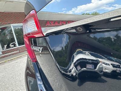 2013 Toyota Camry Hybrid XLE   - Photo 11 - Acton, MA 01720
