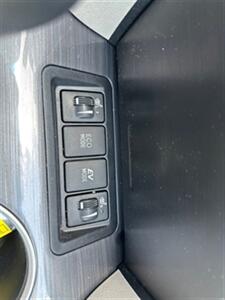 2013 Toyota Camry Hybrid XLE   - Photo 19 - Acton, MA 01720