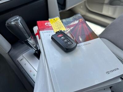 2013 Toyota Camry Hybrid XLE   - Photo 22 - Acton, MA 01720
