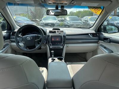 2013 Toyota Camry Hybrid XLE   - Photo 13 - Acton, MA 01720