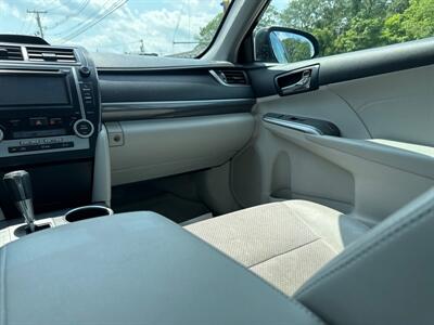 2013 Toyota Camry Hybrid XLE   - Photo 14 - Acton, MA 01720