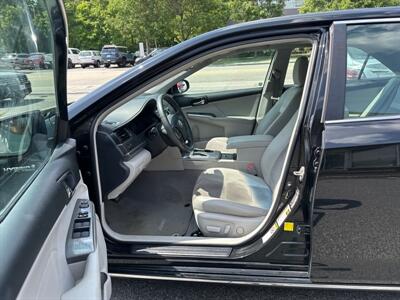 2013 Toyota Camry Hybrid XLE   - Photo 16 - Acton, MA 01720