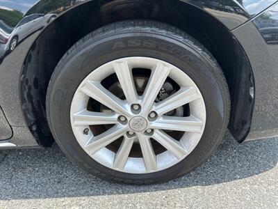 2013 Toyota Camry Hybrid XLE   - Photo 10 - Acton, MA 01720
