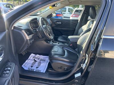 2017 Jeep Cherokee Limited   - Photo 8 - Framingham, MA 01702