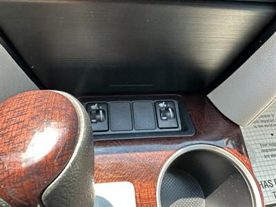 2014 Toyota Camry XLE   - Photo 13 - Acton, MA 01720