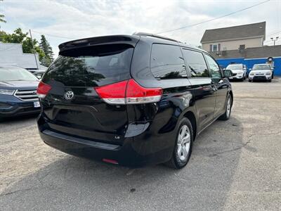 2014 Toyota Sienna LE 8-Passenger   - Photo 4 - Framingham, MA 01702