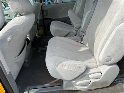 2014 Toyota Sienna LE 8-Passenger   - Photo 11 - Framingham, MA 01702