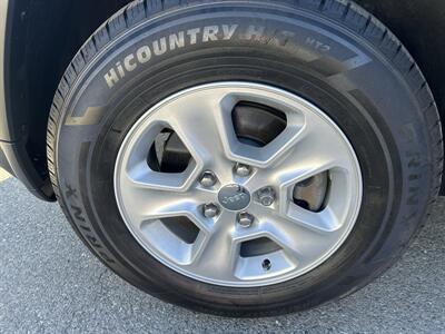 2016 Jeep Grand Cherokee Laredo E   - Photo 7 - Framingham, MA 01702