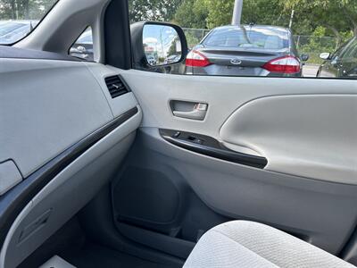 2011 Toyota Sienna LE 8-Passenger   - Photo 12 - Framingham, MA 01702