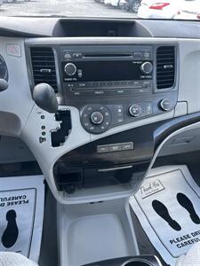 2011 Toyota Sienna LE 8-Passenger   - Photo 13 - Framingham, MA 01702