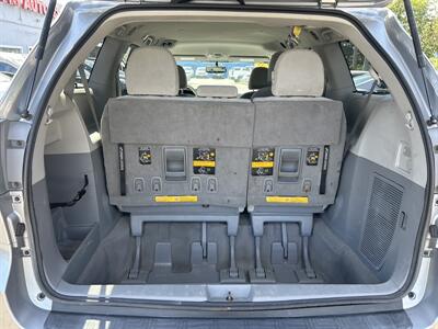 2011 Toyota Sienna LE 8-Passenger   - Photo 8 - Framingham, MA 01702