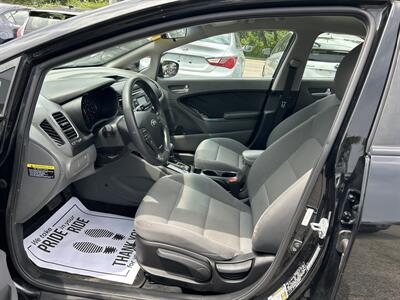 2017 Kia Forte LX   - Photo 10 - Framingham, MA 01702