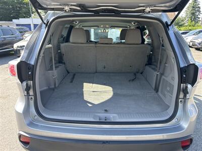 2016 Toyota Highlander LE   - Photo 8 - Framingham, MA 01702