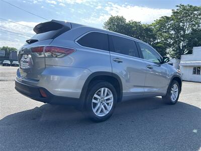 2016 Toyota Highlander LE   - Photo 4 - Framingham, MA 01702