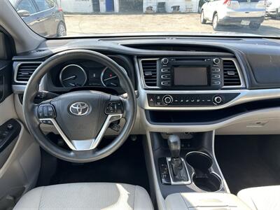 2016 Toyota Highlander LE   - Photo 11 - Framingham, MA 01702