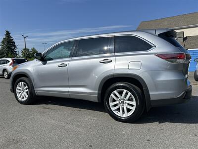 2016 Toyota Highlander LE   - Photo 6 - Framingham, MA 01702